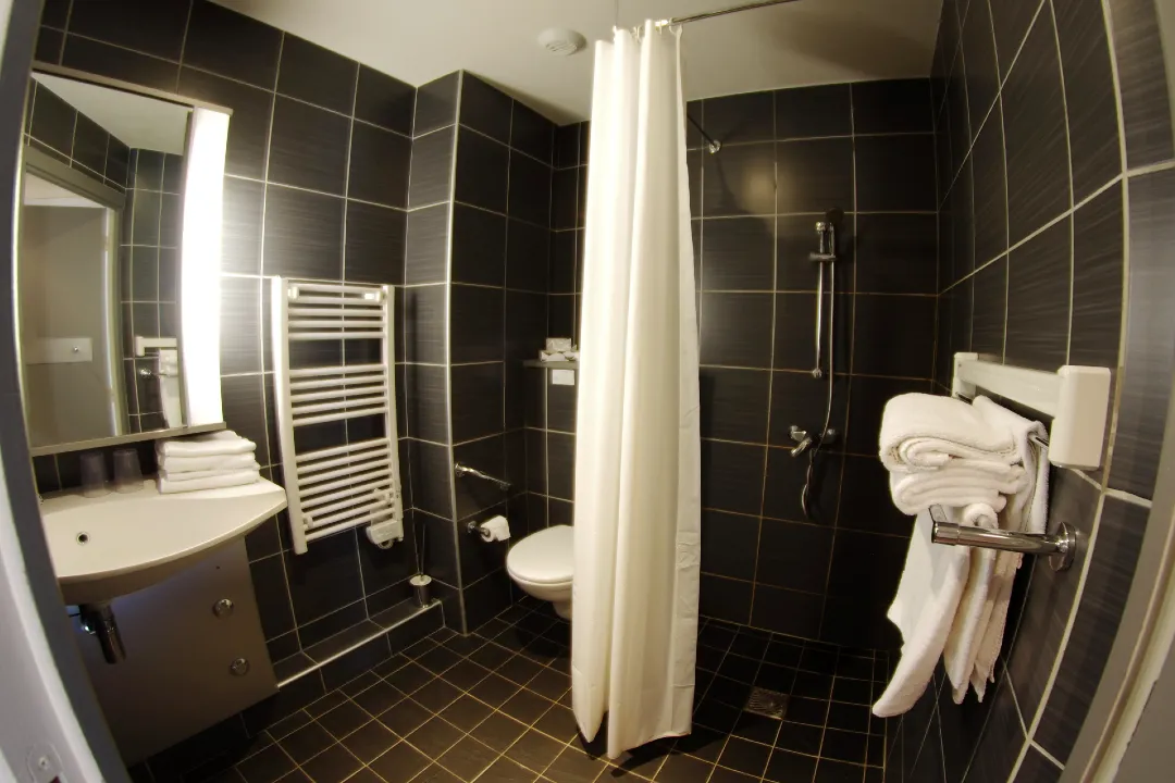 comfort-aparthotel-saint-etienne-sdb